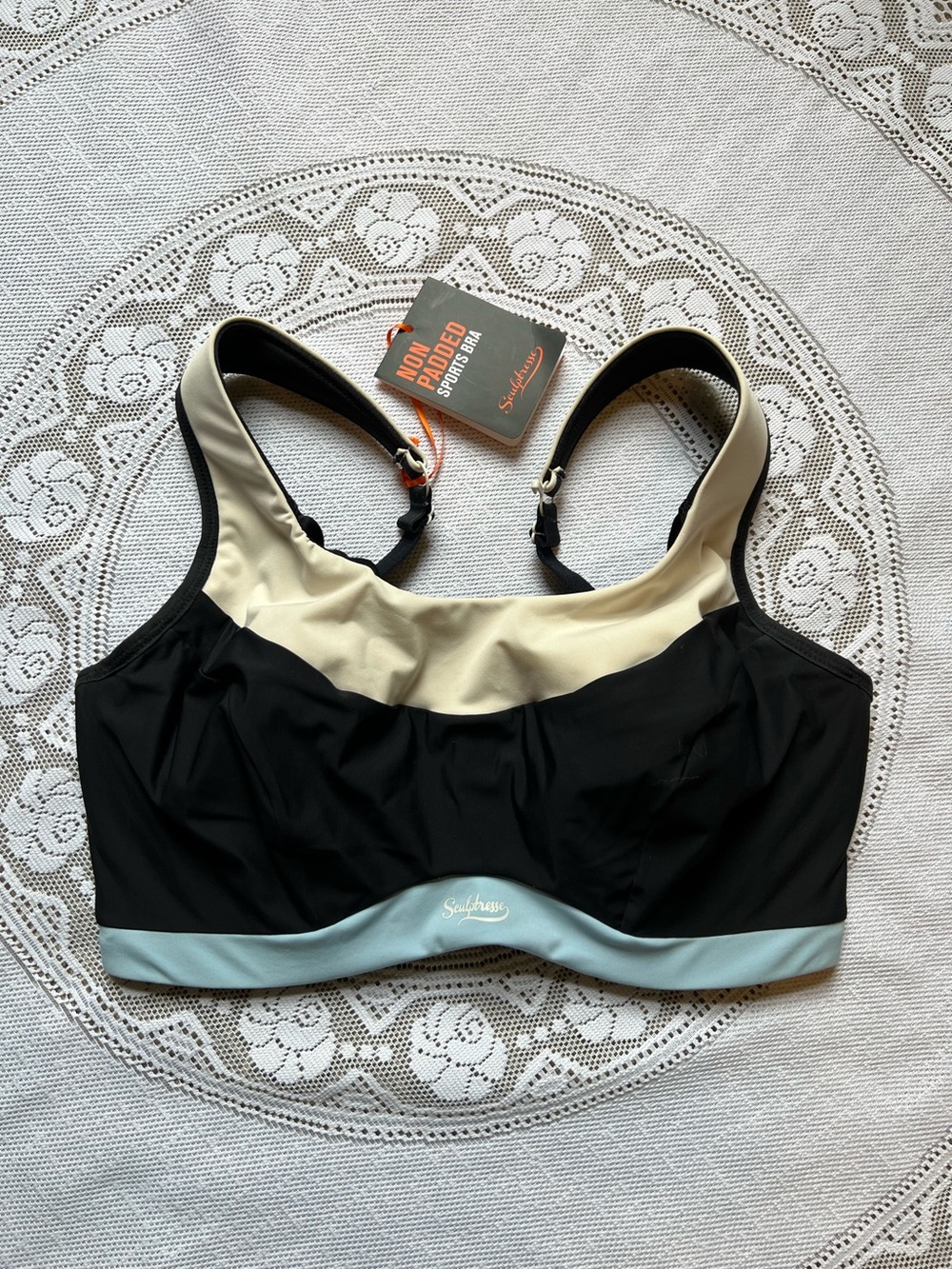 Sculptresse sports bra